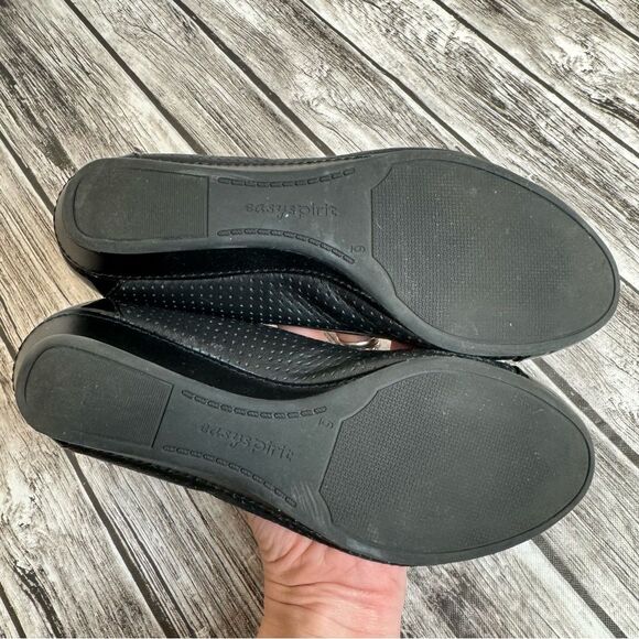 Easy Spirit Women's Black Leather Wedge Heels Shiny Bow Tie Toe 6 6M Slip On - Picture 9 of 11